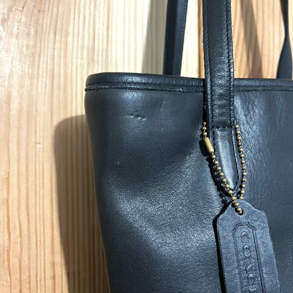 Coach | Legacy Lunch Bucket Bag Glovetanned Leather 9077 in Black - Picture 15 of 15
